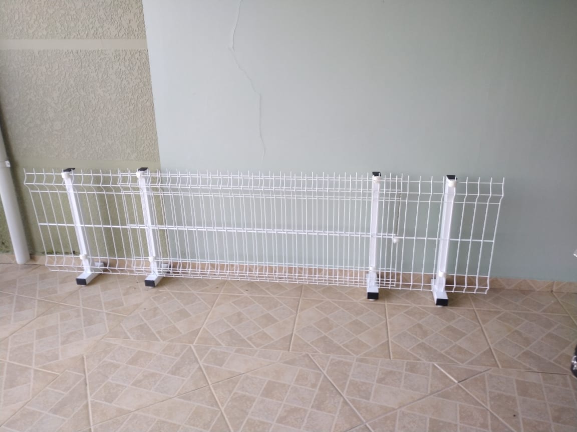 Cerca móvel para cachorro