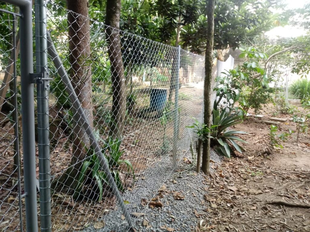 material mais barato para fazer uma cerca de tela